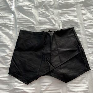 Black Lucy in The Sky Skort